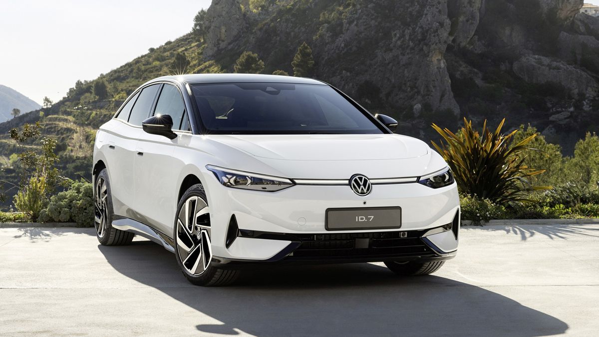 Volkswagen začal vyrábět elektromobil ID.7, který z Emdenu vytlačil passat